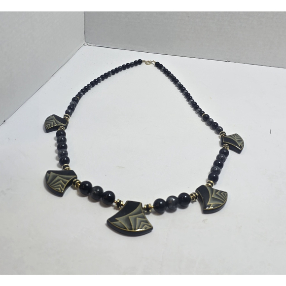 VTG Trifari Glam Black Gold Chunky Lucite Beaded Pendant Modern Boho Necklace - Picture 10 of 12